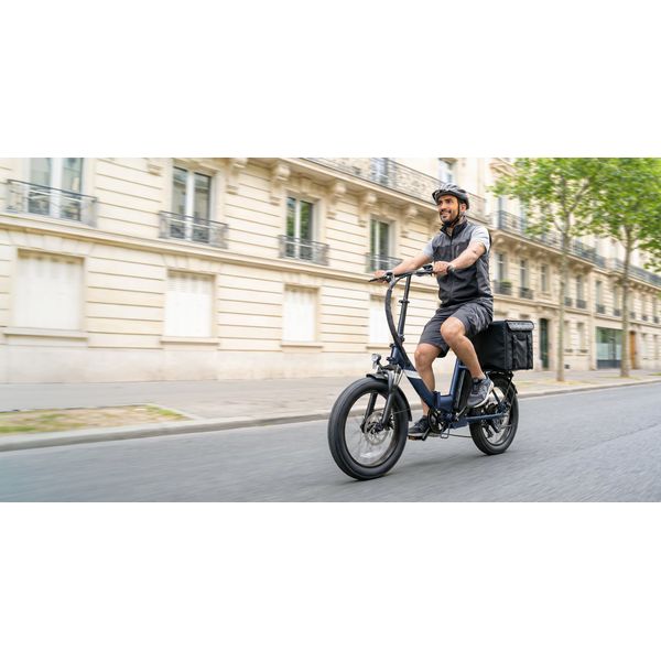 Colaj informativ Touroll S3 Pro cu detalii ale bicicletei